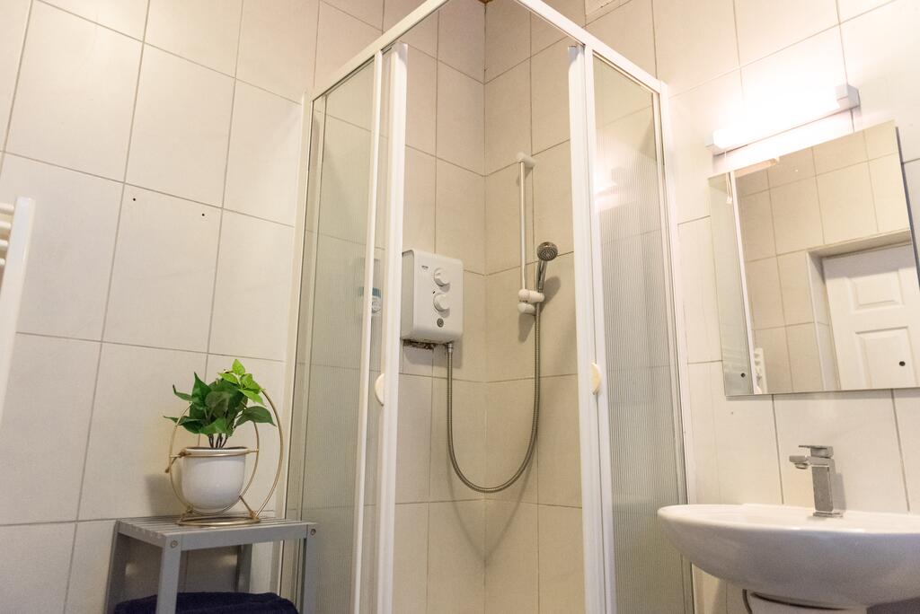 Cork City Centre Self Catering Apartments room 5